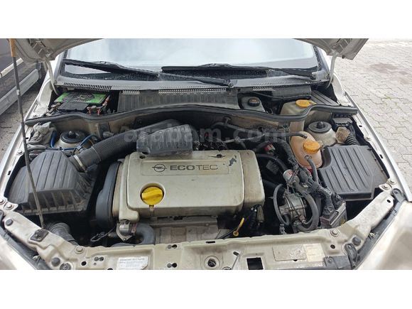 Sahibinden Opel Corsa 1.4 Elegance 2001 Model  370.000 km Bej