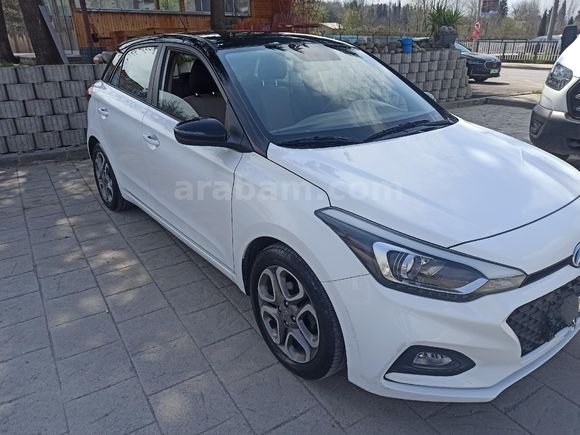 Sahibinden Hyundai i20 1.4 MPI Style Design 2019 Model Kocaeli 102.000 km Beyaz