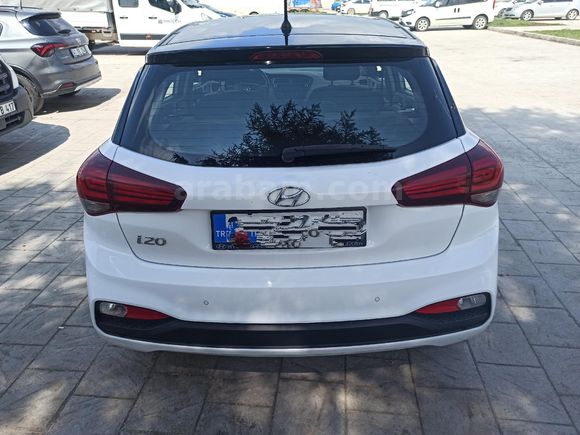 Sahibinden Hyundai i20 1.4 MPI Style Design 2019 Model Kocaeli 102.000 km Beyaz