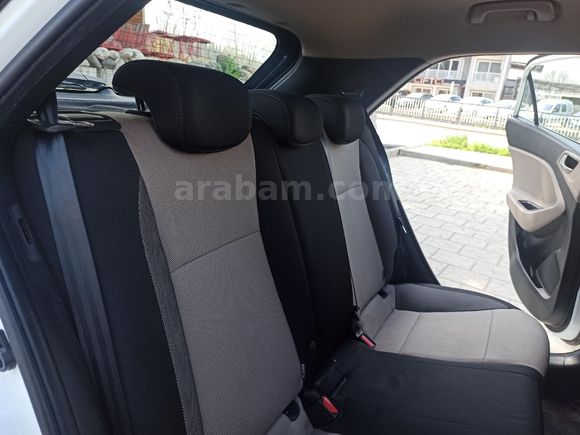 Sahibinden Hyundai i20 1.4 MPI Style Design 2019 Model Kocaeli 102.000 km Beyaz