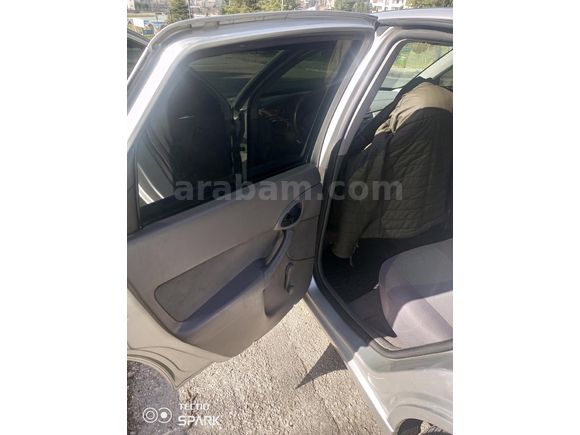 Sahibinden Ford Focus 1.6 Ambiente 2001 Model