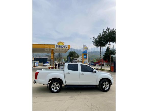 Sahibinden Isuzu D-Max 2.5 4x4 V-Cross 2016 Model 