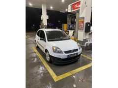 Sahibinden Ford Fiesta 1.4 TDCi Comfort 2009 Model  355.000 km Beyaz