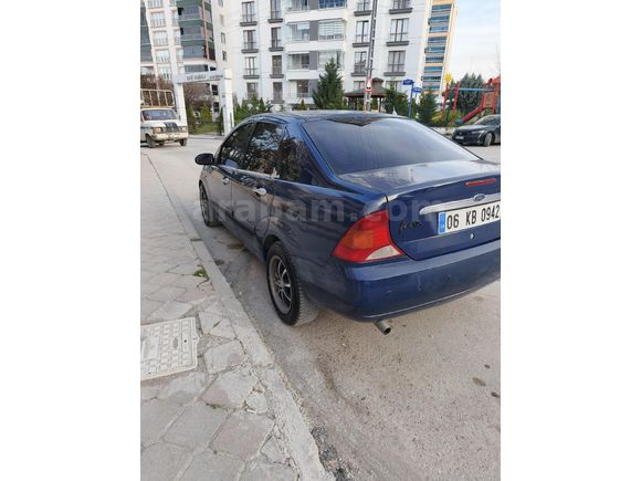 Galeriden Ford Focus 2.0 Ghia 2001 Model Ankara