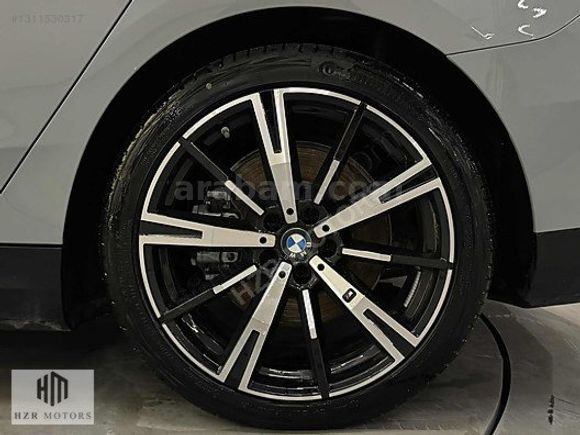 HZR MOTORS 2025 İ5 M SPORT HEADUP BOWERS&WİLKİNS 20'JANT TRUFF