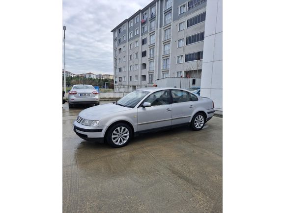 Sahibinden Volkswagen Passat 1.8 Basic 1999 Model