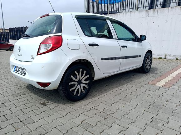 Sahibinden Renault Clio 1.5 dCi Authentique Edition 2012 Model  18100km Beyaz