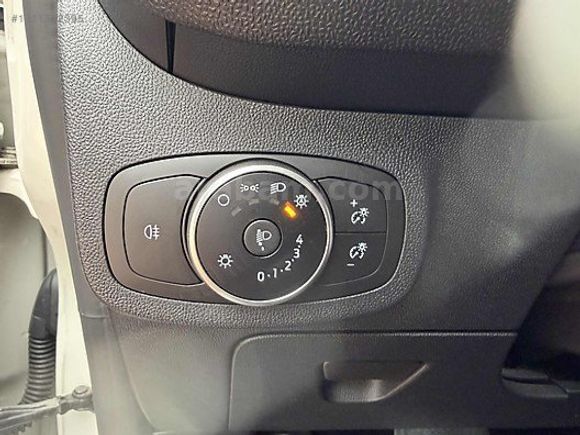25 BİN KM'DE SIFIR GİBİ HATASIZ BOYASIZ FORD FİESTA