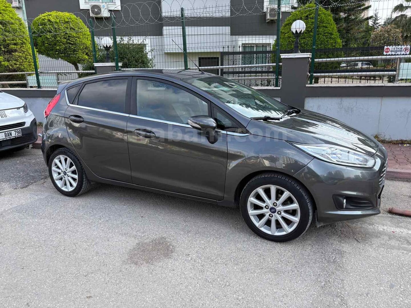 Galeriden Ford Fiesta 1.5 TDCi Titanium 2017 Model Adana 113.000 km Füme 3