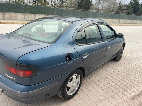 Sahibinden otomatik  bakımlı Megan 1 