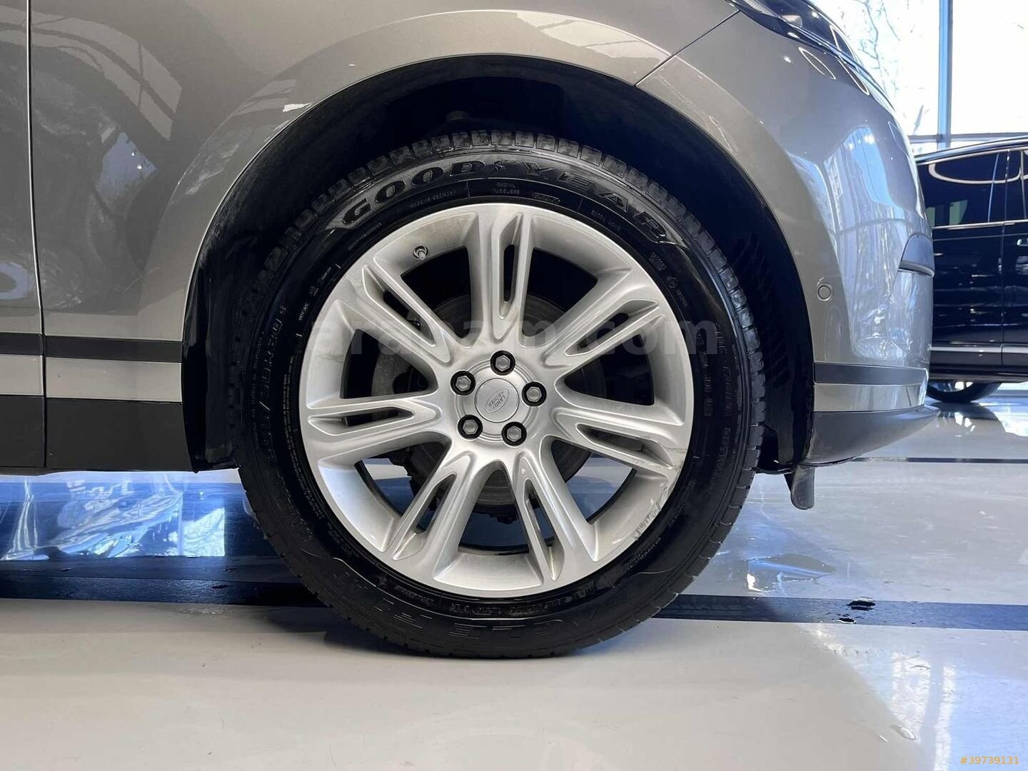 Galeriden Land Rover Range Velar 2.0 TD4 SE 2020 Model İstanbul 70.000 km Kahverengi 7
