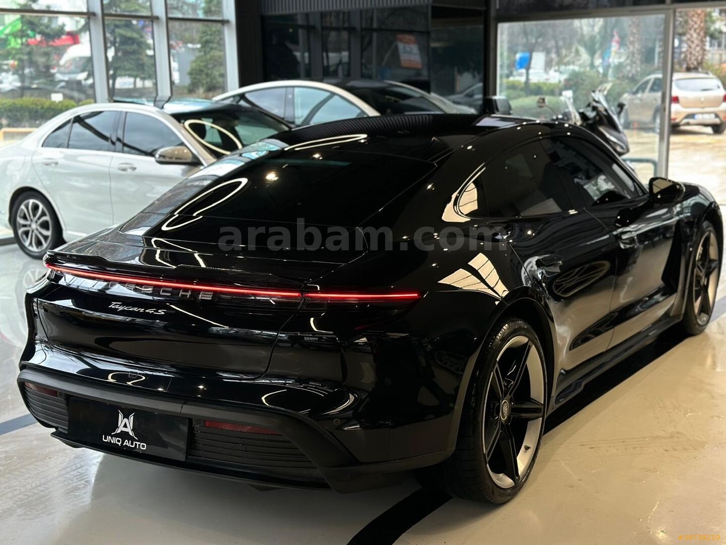 Galeriden Porsche Taycan Elektrik 4S Performance Plus 2020 Model İstanbul 30.000 km Siyah 6