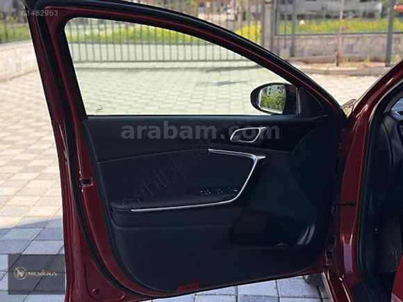NİLVERA MOTORS'DAN 2023 KİA CEED 1.5 T-GDI ELEGANCE