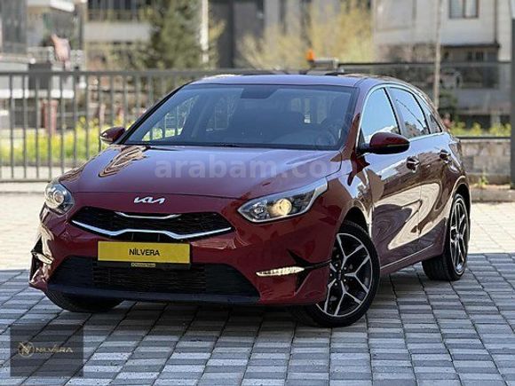NİLVERA MOTORS'DAN 2023 KİA CEED 1.5 T-GDI ELEGANCE