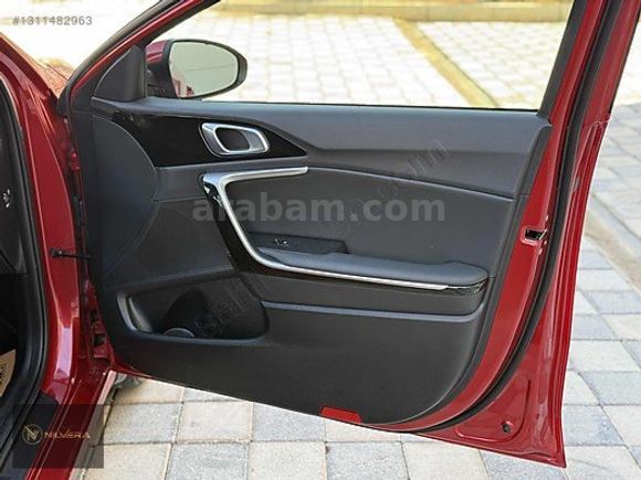 NİLVERA MOTORS'DAN 2023 KİA CEED 1.5 T-GDI ELEGANCE