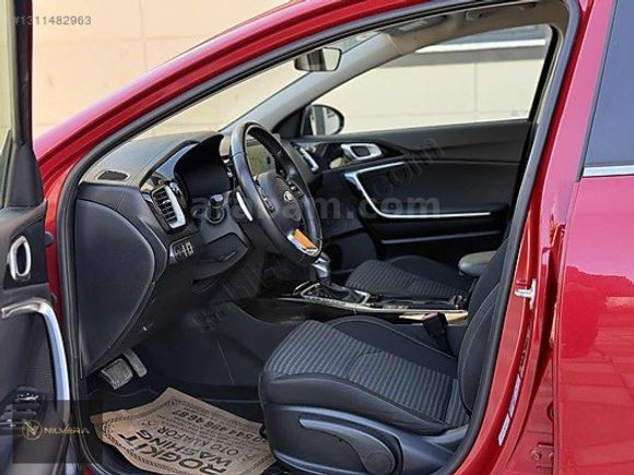 NİLVERA MOTORS'DAN 2023 KİA CEED 1.5 T-GDI ELEGANCE