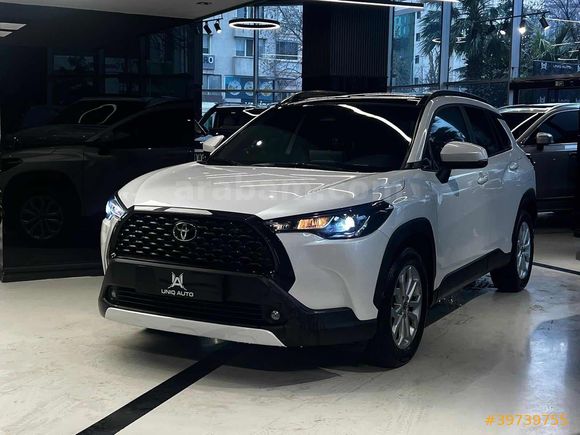 | UNIQ AUTO | 2025 COROLLA CROSS C.TVN GERİ GÖRÜŞ 12.3'' BOYASIZ