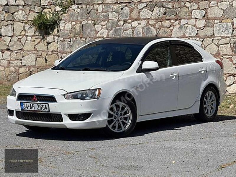 Galeriden Mitsubishi Lancer 1.6 Invite 2011 Model İstanbul 199.000 km Beyaz