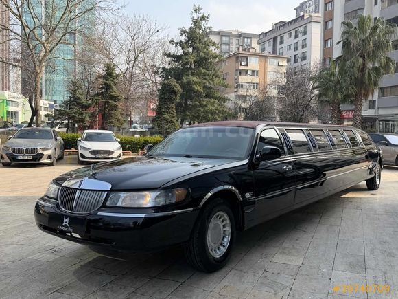 | UNIQ AUTO | 1999 LINCOLN TOWN CAR TV AMBYNS 10 METRE V.I.P
