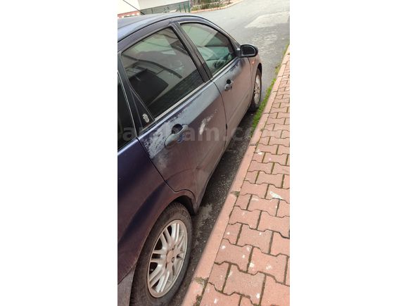 Sahibinden Ford Focus 1.6 Ghia 2000 Model