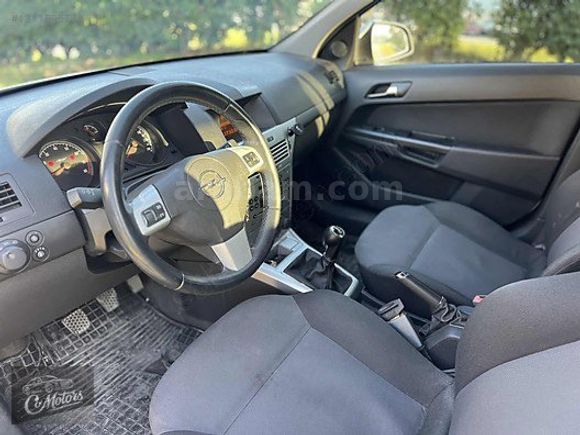 CO MOTORS'DAN 2013 OPEL ASTRA ESSENTİA 1.6 BENZİN&LPG DEĞİŞENSİZ