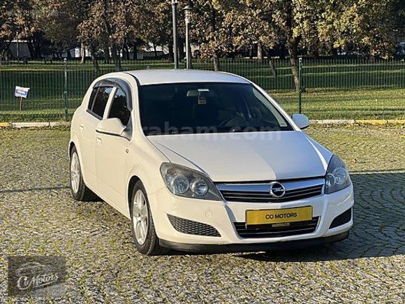 CO MOTORS'DAN 2013 OPEL ASTRA ESSENTİA 1.6 BENZİN&LPG DEĞİŞENSİZ