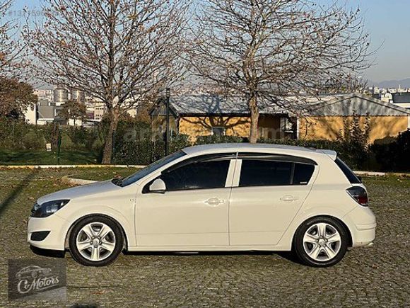 CO MOTORS'DAN 2013 OPEL ASTRA ESSENTİA 1.6 BENZİN&LPG DEĞİŞENSİZ