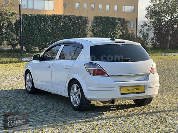 CO MOTORS'DAN 2013 OPEL ASTRA ESSENTİA 1.6 BENZİN&LPG DEĞİŞENSİZ