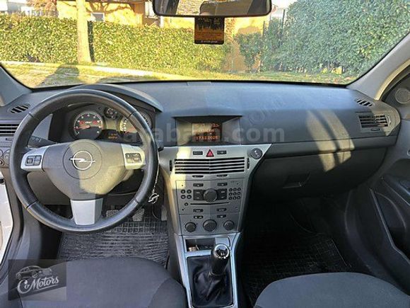 CO MOTORS'DAN 2013 OPEL ASTRA ESSENTİA 1.6 BENZİN&LPG DEĞİŞENSİZ