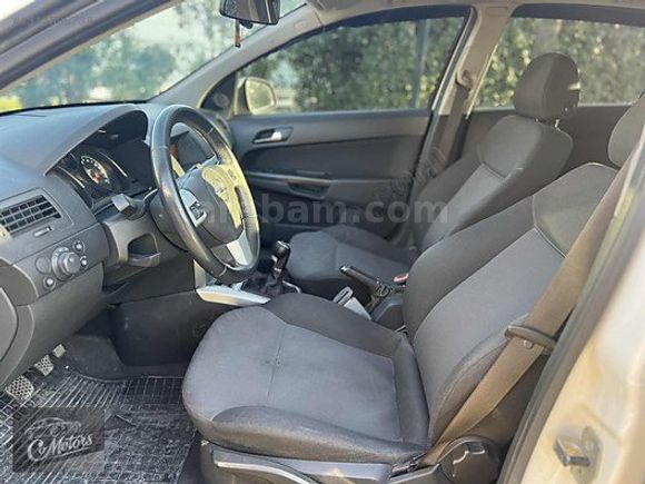 CO MOTORS'DAN 2013 OPEL ASTRA ESSENTİA 1.6 BENZİN&LPG DEĞİŞENSİZ