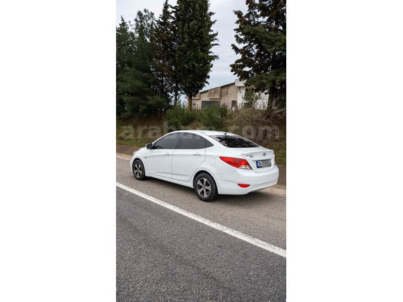 Sahibinden Hyundai Accent Blue 1.6 CRDI Mode Plus 2015 Model 