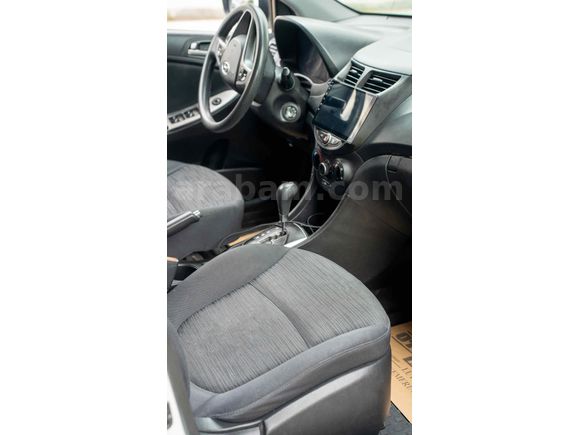 Sahibinden Hyundai Accent Blue 1.6 CRDI Mode Plus 2015 Model 