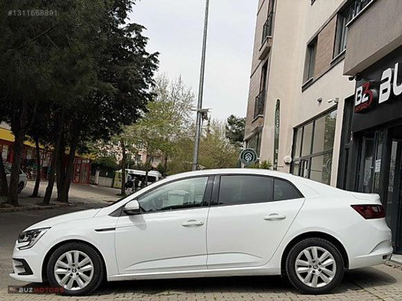 BUZ MOTORS 2022 MEGANE 1.3 TCE JOY EDC HATASIZ 36.000km