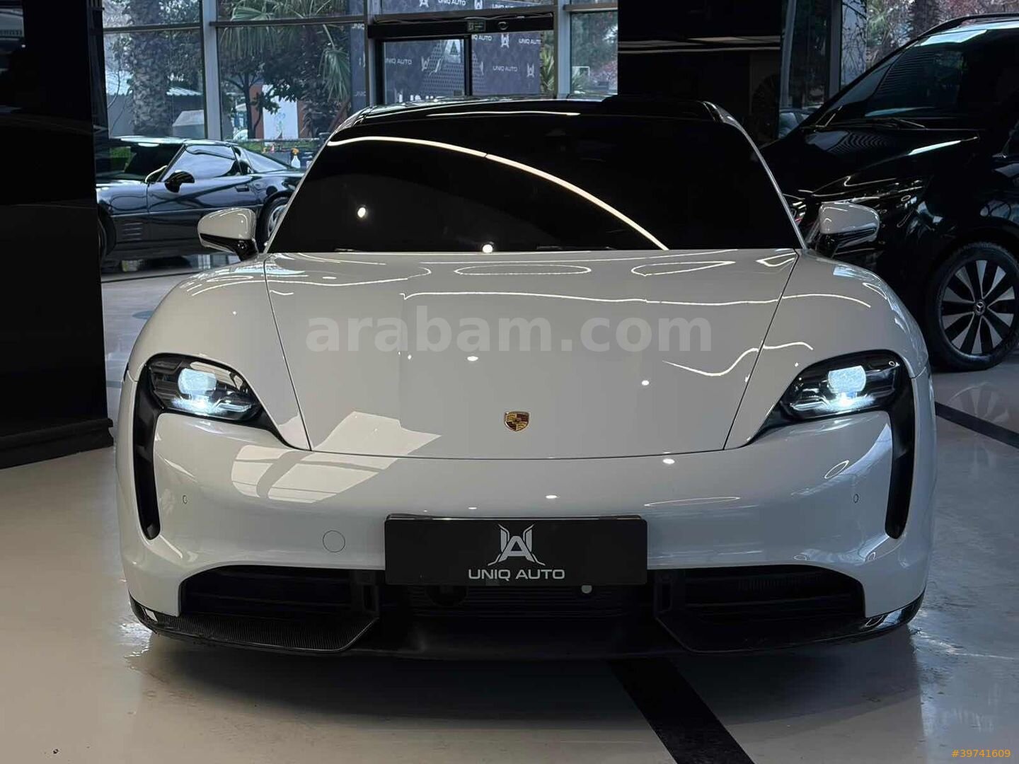 Galeriden Porsche Taycan Elektrik Turbo S 2019 Model İstanbul 87.000 km Beyaz 2