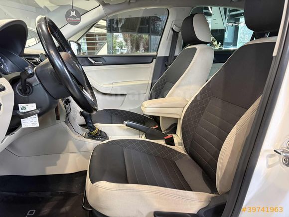 | UNIQ AUTO | 2016 SKODA RAPID STYLE OTOMATIK
