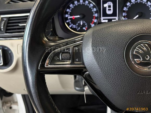 | UNIQ AUTO | 2016 SKODA RAPID STYLE OTOMATIK