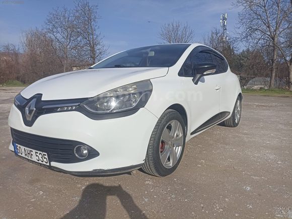 2015 MODEL OTOMATİK VİTES 1.2TCE TURBOLU BENZİNLİ CLİO.