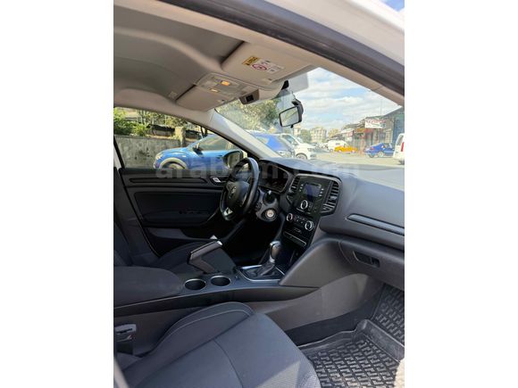 Sahibinden Renault Megane 1.3 TCe Joy 2021 Model 
