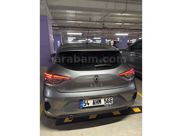 Sahibinden Renault Clio 1.0 TCe Equilibre 2023 Model  43.000 km Gri (metalik)