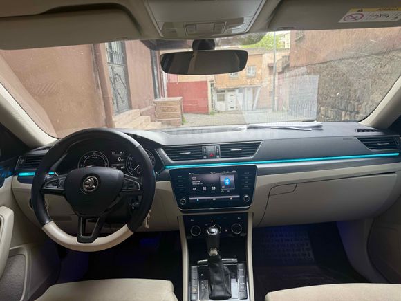 Sahibinden Skoda SuperB 1.6 TDI Style 2018 Model  185.000 km Füme