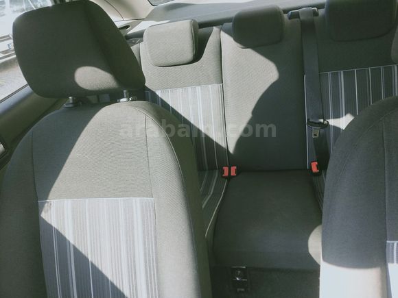Sahibinden Düşük Km Temiz Ford Focus 1.6 Trend  2009 Model
