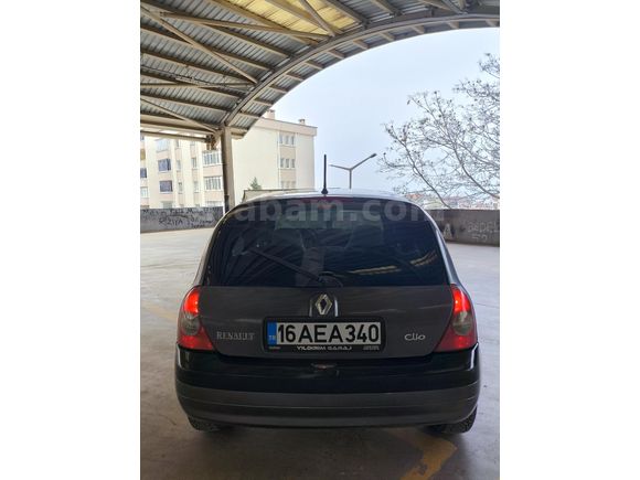 Sahibinden Renault Clio 1.4 Privilege 2002 Model  245.000 km Füme