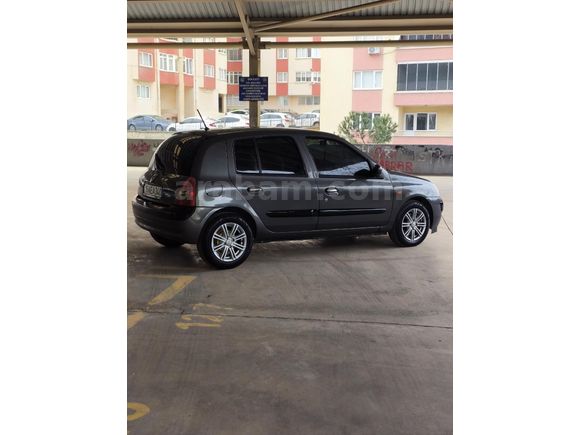 Sahibinden Renault Clio 1.4 Privilege 2002 Model  245.000 km Füme