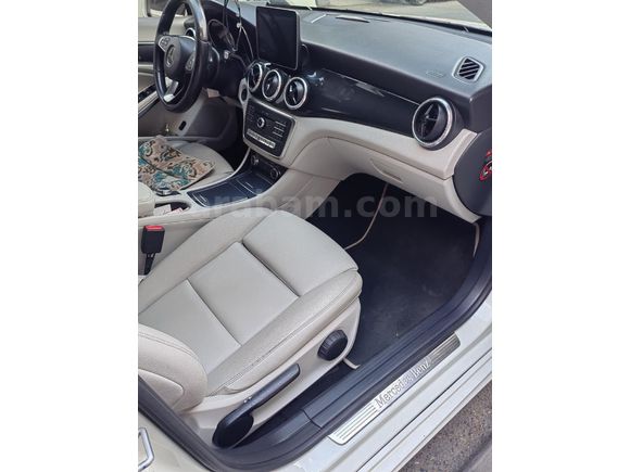 Sahibinden Mercedes - Benz CLA 180 D Urban 2017 Model  160.000 km Beyaz