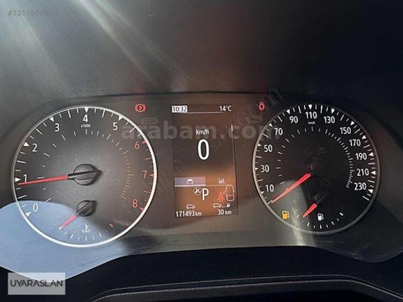 YETKİLİ BAYİ'DEN RENAULT CLIO 1.0 TCE JOY 90 HP