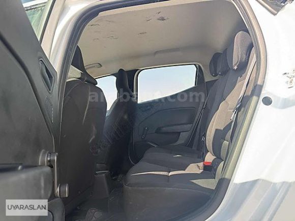 YETKİLİ BAYİ'DEN RENAULT CLIO 1.0 TCE JOY 90 HP