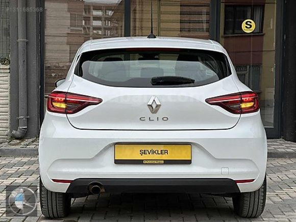 ŞEVİKLERDEN 2022 MODEL RENAULT CLİO 1.0 TCE OTOMATİK BOYASIZZ.