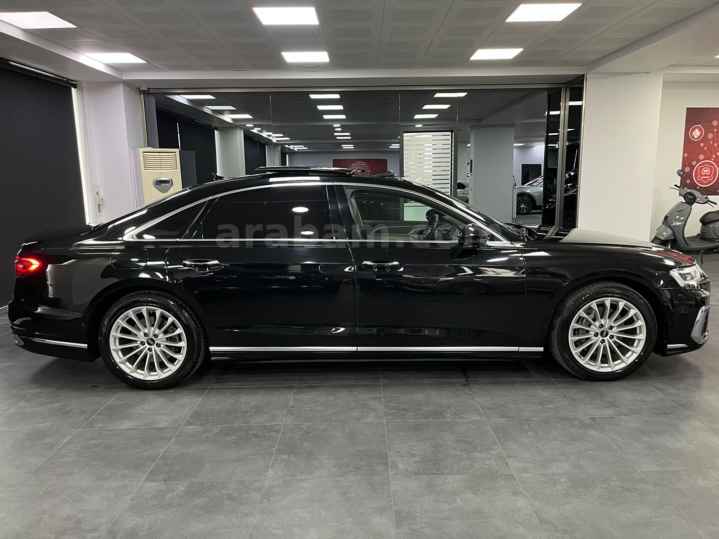 Galeriden Audi A8 50 TDI Quattro Long 2022 Model İstanbul 49.561 km Siyah 3
