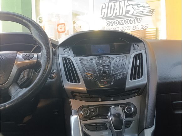 Galeriden Ford Focus 1.6 Ti-VCT Titanium 2012 Model Van