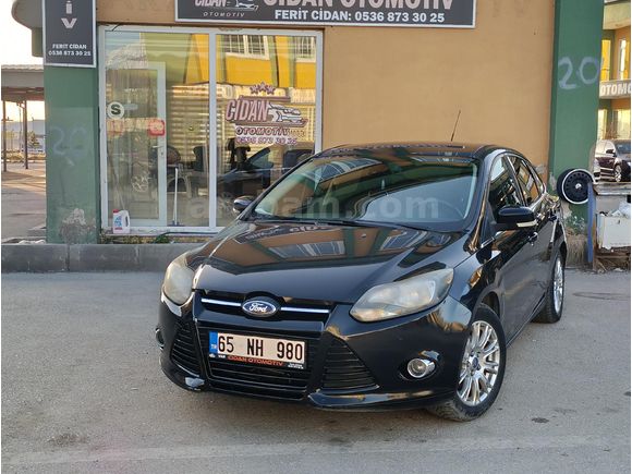 Galeriden Ford Focus 1.6 Ti-VCT Titanium 2012 Model Van